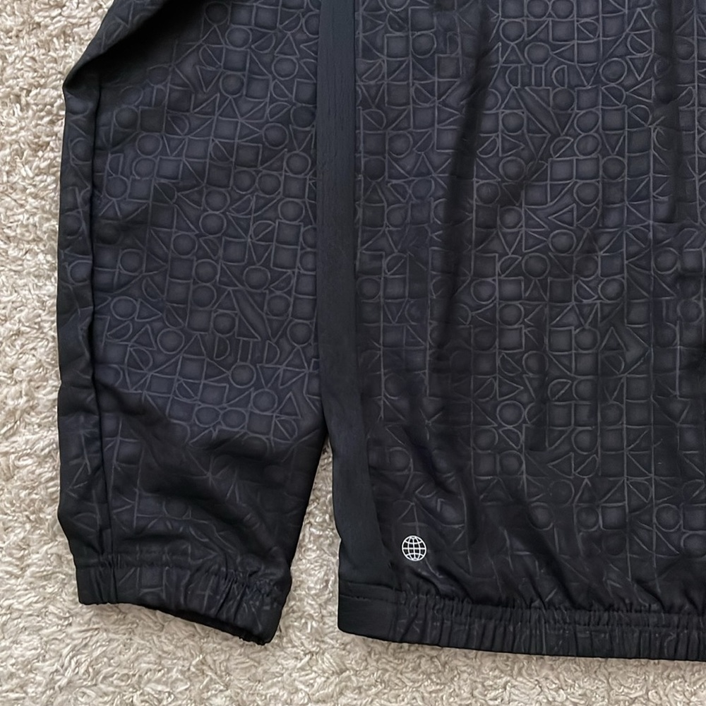 NWT ADIDAS GOLF DEBOSS 1/4 ZIP BLACK WITH GRAY ACCENTS PULLOVER SIZE 2XL